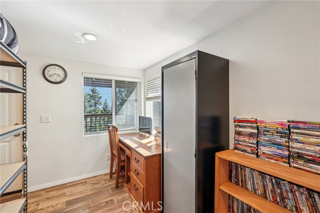 Detail Gallery Image 18 of 24 For 2409 Spring Oak Dr, Running Springs,  CA 92382 - 2 Beds | 2 Baths