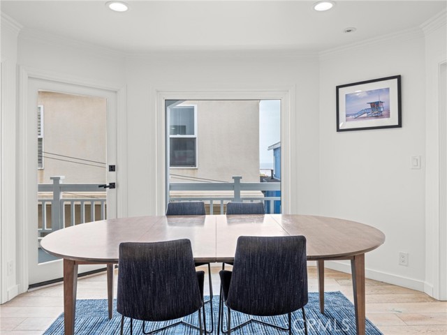 Detail Gallery Image 5 of 32 For 309 20th Pl, Manhattan Beach,  CA 90266 - 3 Beds | 2 Baths