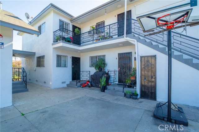 Detail Gallery Image 5 of 56 For 340 W 62nd St, Los Angeles,  CA 90003 - – Beds | – Baths