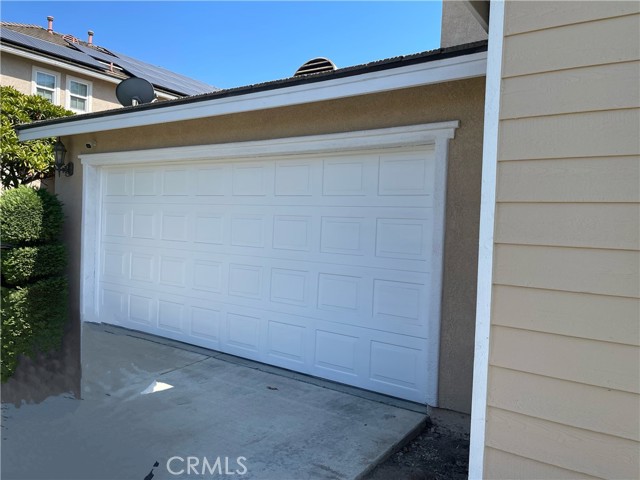 14105 Almond Grove Court, Eastvale CA: https://media.crmls.org/medias/5a268490-668d-4cfa-8dcd-d5ba2aa84b8d.jpg