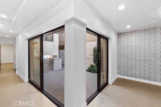 Detail Gallery Image 3 of 40 For 518 Marigold Avenue, Corona Del Mar,  CA 92625 - 4 Beds | 4 Baths