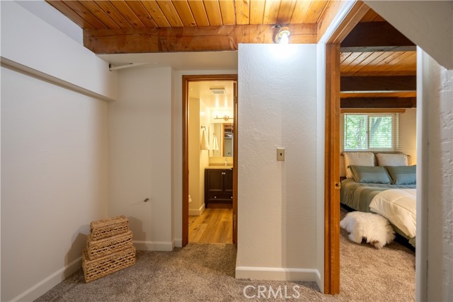 2395 Hunsaker Drive, Running Springs CA: https://media.crmls.org/medias/5a275774-0da0-4dcc-9b08-34adc603d815.jpg