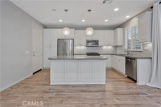 Detail Gallery Image 7 of 20 For 191 Bright Poppy, Irvine,  CA 92618 - 3 Beds | 2/1 Baths