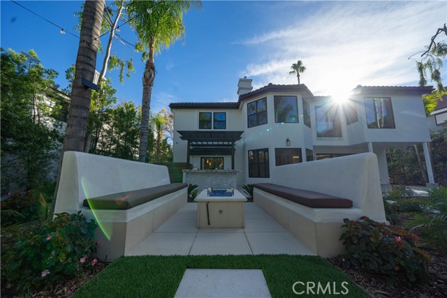 Detail Gallery Image 6 of 74 For 17437 Oak Creek Ct, Encino,  CA 91316 - 5 Beds | 5/1 Baths