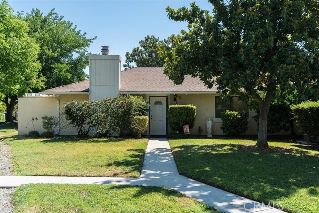 Detail Gallery Image 1 of 16 For 113 Flag Way a,  Paso Robles,  CA 93446 - 2 Beds | 2 Baths