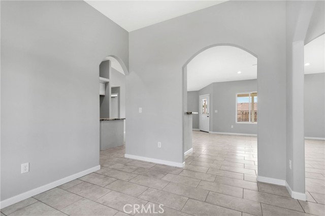 Detail Gallery Image 10 of 32 For 18420 Wisteria St, Hesperia,  CA 92345 - 4 Beds | 2/1 Baths