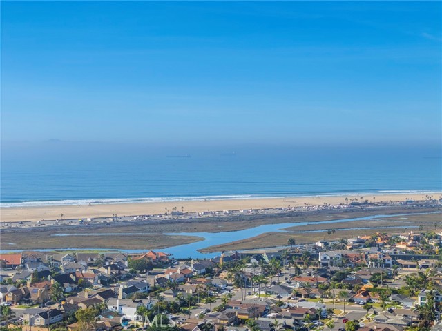 Detail Gallery Image 14 of 14 For 9702 Allison Cir, Huntington Beach,  CA 92646 - 4 Beds | 3 Baths