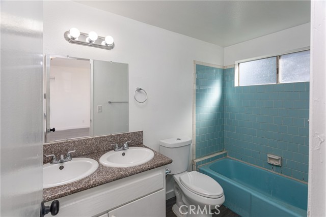 Detail Gallery Image 13 of 33 For 1142 E 119th St, Los Angeles,  CA 90059 - 4 Beds | 2 Baths