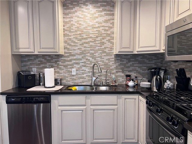 Detail Gallery Image 14 of 38 For 7767 via Rosa Maria, Burbank,  CA 91504 - 3 Beds | 2/1 Baths