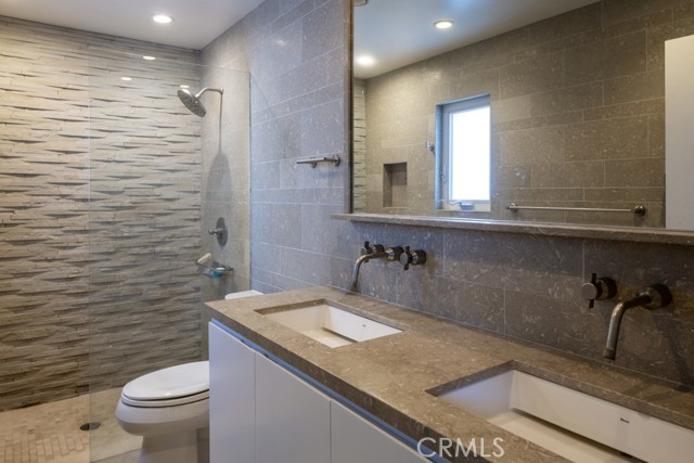 Detail Gallery Image 9 of 15 For 309 Marguerite Ave #C,  Corona Del Mar,  CA 92625 - 3 Beds | 2 Baths