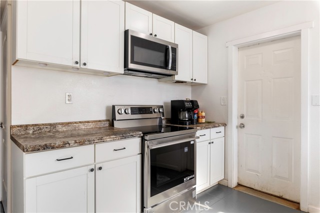 Detail Gallery Image 9 of 37 For 16055 29th, Clearlake,  CA 95422 - 3 Beds | 2/1 Baths