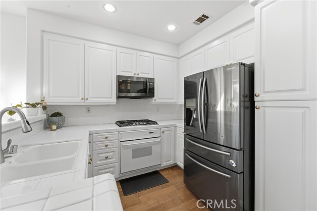 Detail Gallery Image 12 of 32 For 4933 Santo, Oak Park,  CA 91377 - 3 Beds | 2/1 Baths