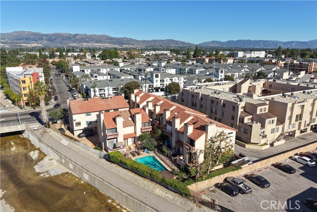 Detail Gallery Image 52 of 52 For 21054 Parthenia #11,  Canoga Park,  CA 91304 - 3 Beds | 3 Baths