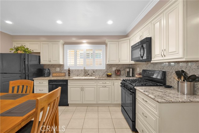 Detail Gallery Image 10 of 28 For 12111 Reagan St, Los Alamitos,  CA 90720 - 3 Beds | 3 Baths