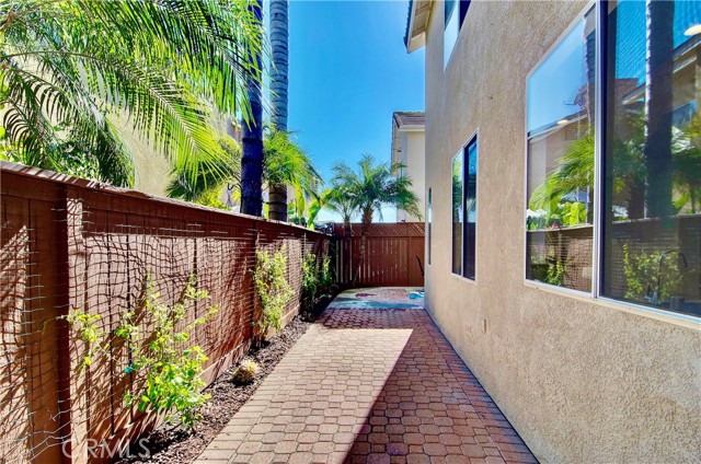 15 Sydney Court, Aliso Viejo CA: https://media.crmls.org/medias/5a2a439b-ccd5-4788-b229-8a9a6b5c1b90.jpg
