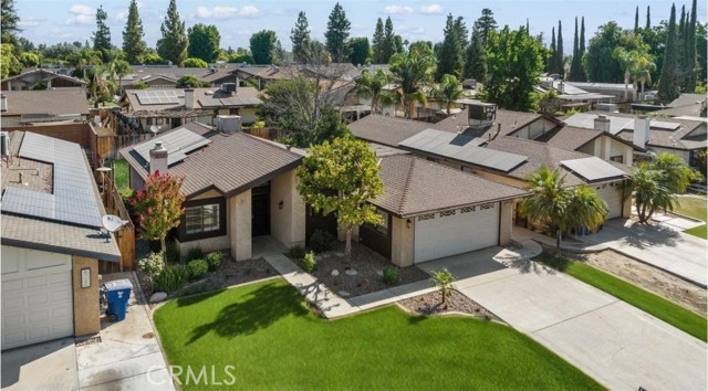 6708 Plaquemines Drive, Bakersfield CA: https://media.crmls.org/medias/5a2ab6be-4427-42ff-808f-024e70890f6e.jpg