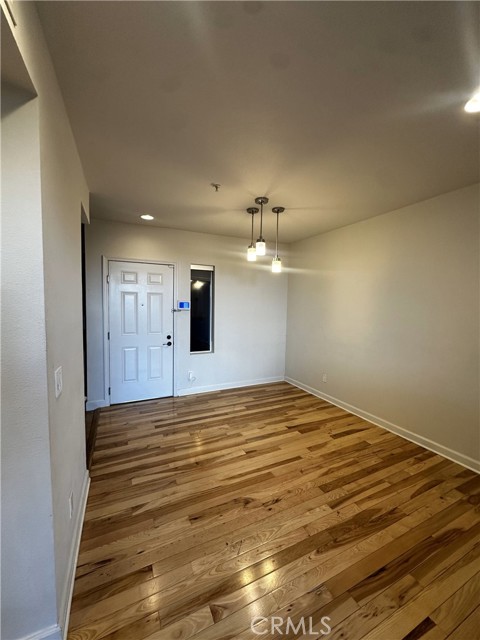 Detail Gallery Image 3 of 21 For 6038 Carlton Way #207,  Los Angeles,  CA 90028 - 2 Beds | 3 Baths