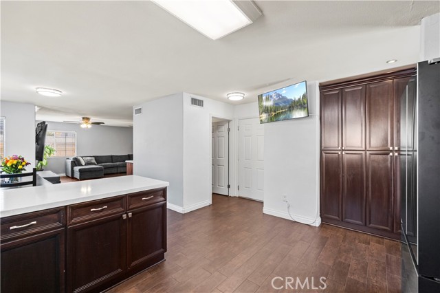 30045 Marvin Avenue, Castaic CA: https://media.crmls.org/medias/5a2bd429-12a3-404d-bc3e-3d329848e35c.jpg