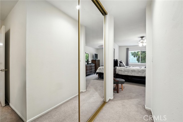 18221 Andrea N Circle, Northridge CA: https://media.crmls.org/medias/5a2be3bb-a8fb-40af-9e98-2ac4d016fade.jpg