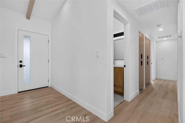 16445 Kingsbury photo 29