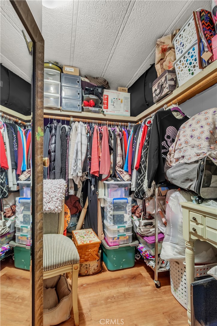 https://media.crmls.org/medias/5a2c6a64-5534-4a10-a770-746096c88525.jpg?preset=X-Large