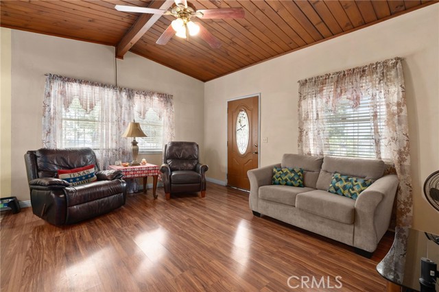 2365 Lovejoy Street, Pomona CA: https://media.crmls.org/medias/5a2cefea-1fa7-4002-82d7-82a14ec99001.jpg