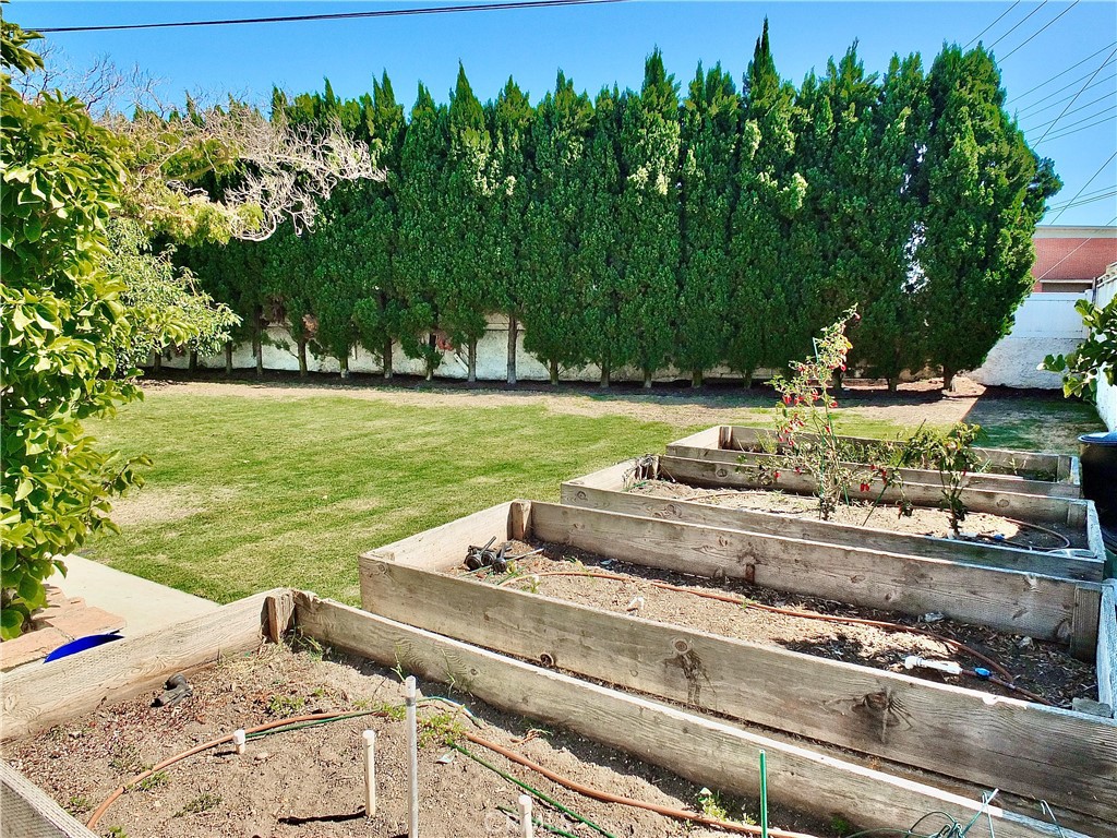 https://media.crmls.org/medias/5a2d01b3-e719-4616-af68-13d8227f4752.jpg?preset=X-Large