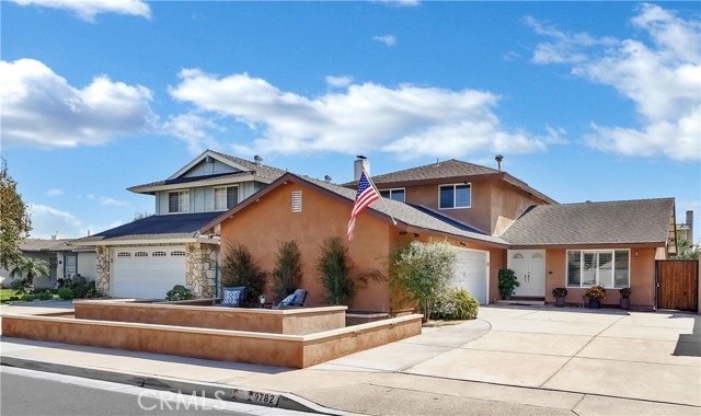 Detail Gallery Image 1 of 30 For 9782 Silver Strand Dr, Huntington Beach,  CA 92646 - 4 Beds | 3 Baths