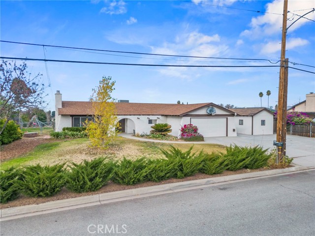 Detail Gallery Image 1 of 40 For 12806 7th St, Yucaipa,  CA 92399 - 3 Beds | 2 Baths