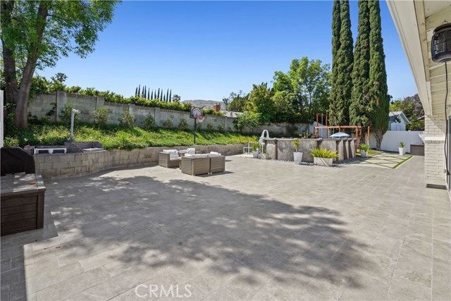 Detail Gallery Image 28 of 39 For 12835 Titian Ave, Granada Hills,  CA 91344 - 3 Beds | 2 Baths