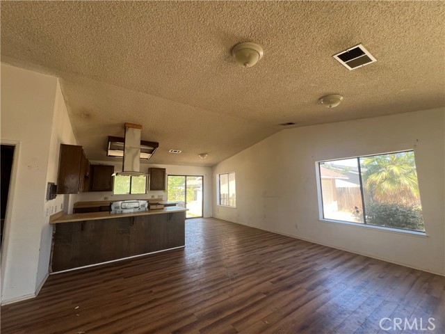 Detail Gallery Image 2 of 8 For 259 Emerald Dr, Merced,  CA 95340 - 3 Beds | 2 Baths