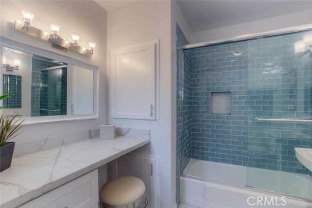 200 Moonstone Street, Manhattan Beach CA: https://media.crmls.org/medias/5a2eda96-fc59-4491-af96-6619604df8b6.jpg