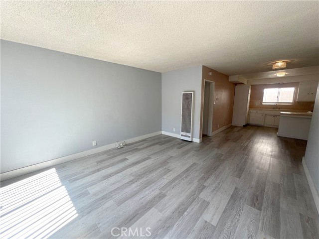 Detail Gallery Image 3 of 13 For 12706 Kornblum Ave #C,  Hawthorne,  CA 90250 - 2 Beds | 1 Baths