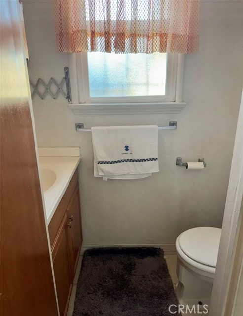 Detail Gallery Image 8 of 13 For 16917 S Catalina Ave, Gardena,  CA 90247 - 3 Beds | 2/1 Baths