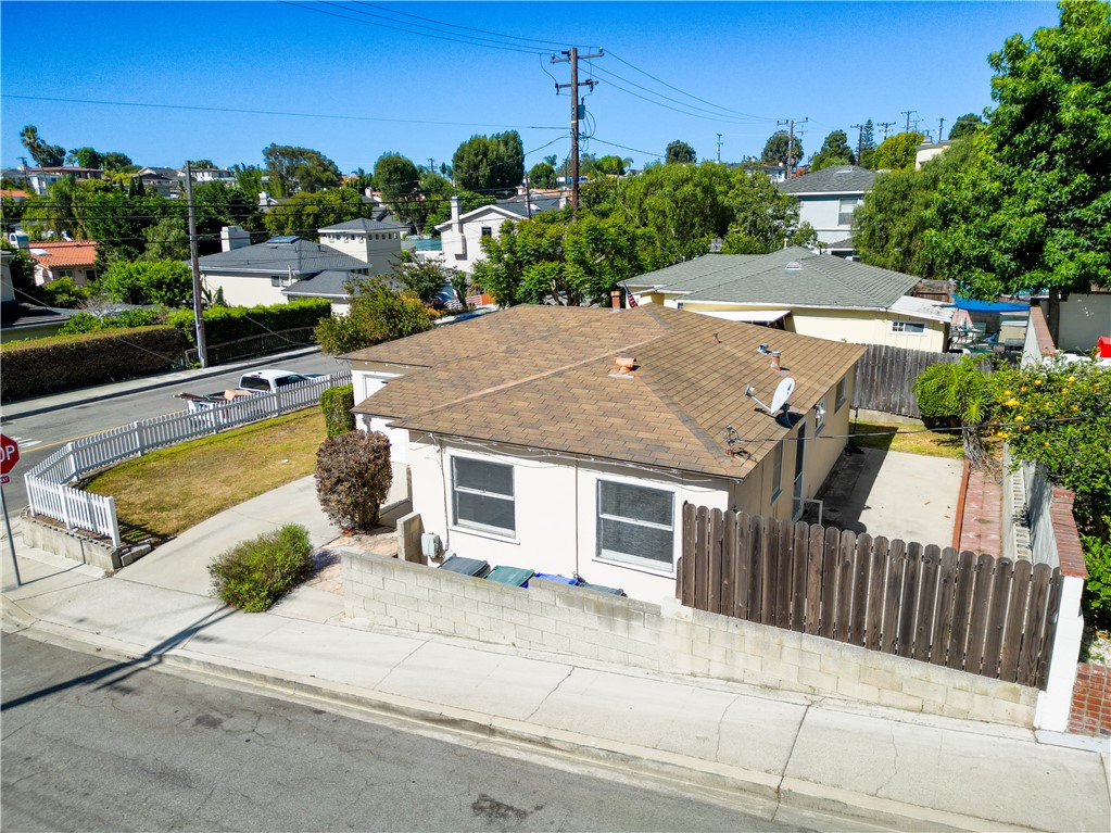 1561 2nd Street, Manhattan Beach, California 90266, 2 Bedrooms Bedrooms, ,1 BathroomBathrooms,Residential,Sold,2nd Street,SB24130521