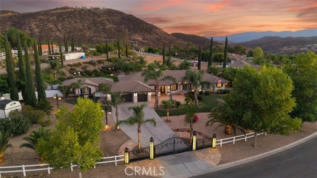 18265 Fort Lauder Lane, Perris CA: https://media.crmls.org/medias/5a306af4-d0ba-44f5-9559-cdd085906a4e.jpg