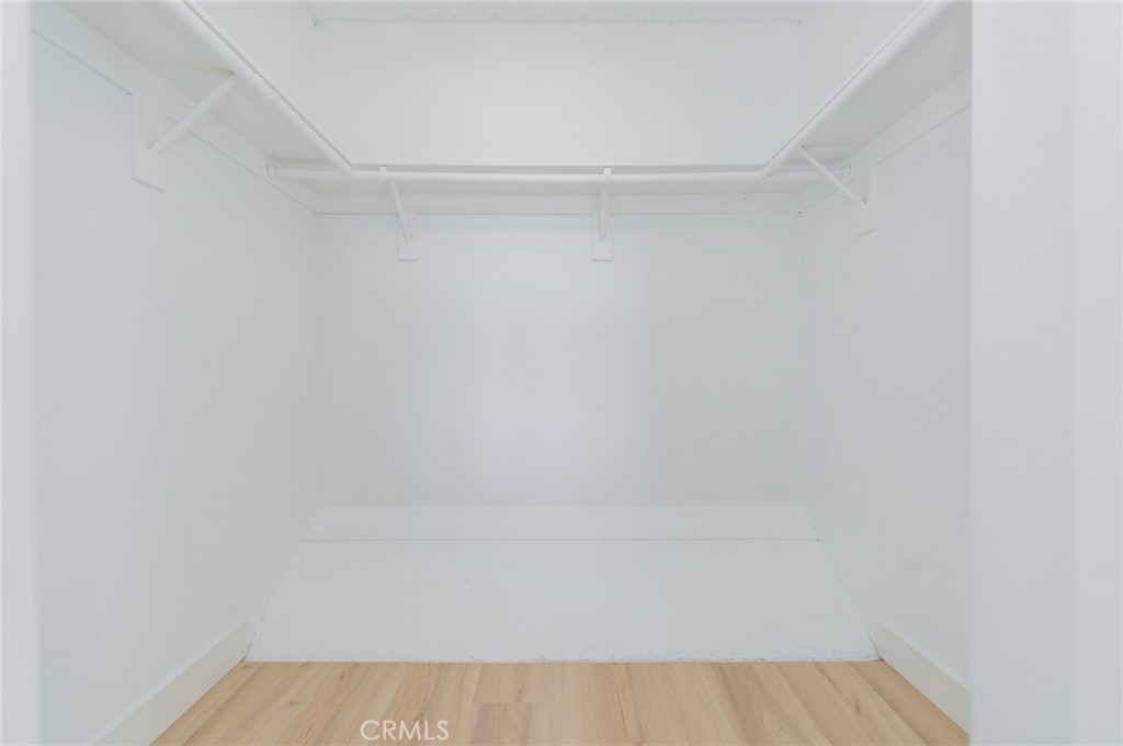 https://media.crmls.org/medias/5a309495-177f-40da-9296-aac8f9259337.jpg?preset=X-Large