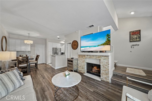 Detail Gallery Image 15 of 30 For 839 S Yellowstone Way, Anaheim,  CA 92808 - 2 Beds | 2/1 Baths