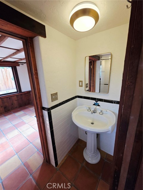1403 Avon Park, Los Angeles CA: https://media.crmls.org/medias/5a30e61d-d226-46de-9cef-1c3e42b4a7c1.jpg