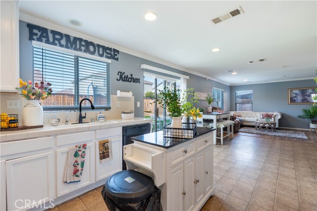 Detail Gallery Image 14 of 45 For 14550 Equestrian Way, Victorville,  CA 92394 - 5 Beds | 3 Baths