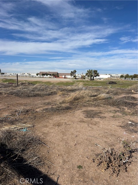 Detail Gallery Image 6 of 17 For 11971 Mission, Oak Hills,  CA 92344 - – Beds | – Baths