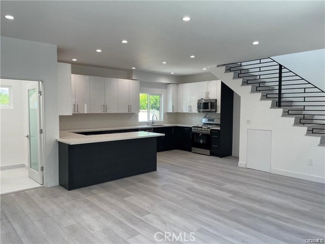 Front Image Thumbnail for CRSR25233559