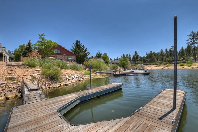 747 Boulder Bay, Big Bear Lake CA: https://media.crmls.org/medias/5a328cfb-88aa-41eb-8594-47ba6e94ae14.jpg