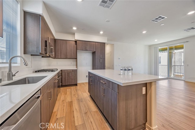 8227 Traveller Street, Chino CA: https://media.crmls.org/medias/5a330586-d548-4bda-97d8-505266dfb328.jpg