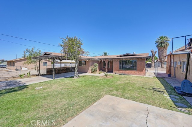 1107 B Street, Brawley CA: https://media.crmls.org/medias/5a3317aa-a148-4341-aaf7-1182f9a55976.jpg
