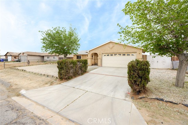 Detail Gallery Image 2 of 28 For 10415 Buckboard Cir, Adelanto,  CA 92301 - 3 Beds | 2 Baths