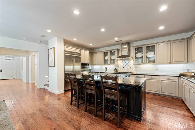 Detail Gallery Image 11 of 50 For 26101 Knoll Ct, Valencia,  CA 91381 - 5 Beds | 3/1 Baths