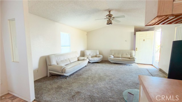 Detail Gallery Image 8 of 28 For 18420 Decker, Perris,  CA 92570 - 2 Beds | 2 Baths