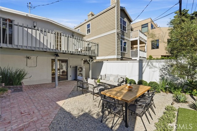 Detail Gallery Image 42 of 52 For 436 1st St, Manhattan Beach,  CA 90266 - 4 Beds | 2/1 Baths