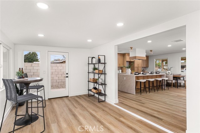 2124 W Flower Avenue, Fullerton CA: https://media.crmls.org/medias/5a35320c-f389-42e1-b233-236882321f19.jpg